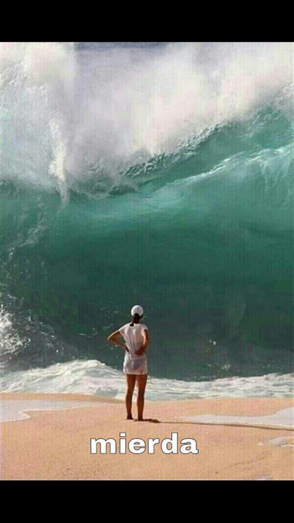 clara_cb2's tweet photo. Cuando veamos el examen de Rafa el martes @PaulaSancheez_ 😨 http://t.co/heHOqRJuiV