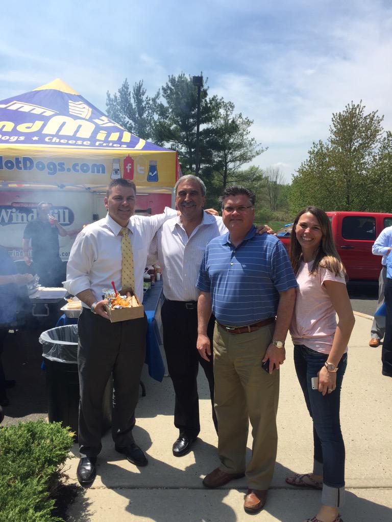LomurroLaw's tweet photo. Friday #lomurrolaw had @WindMillHotDogs over for a great lunch BBQ!  #JerseyShore #hotdog @JLomurro @RichieLomurro http://t.co/2Xif3SBwZh