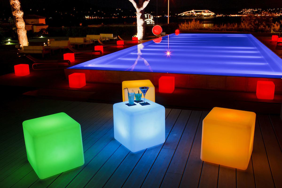 glowdesignsuk's tweet photo. #Wireless #LED #smartfurniture 
#waterproof #ecofriendly
#8differentcolours #remotecontrol
http://t.co/qSJqqE9yf5 http://t.co/5yXtFqnBjU
