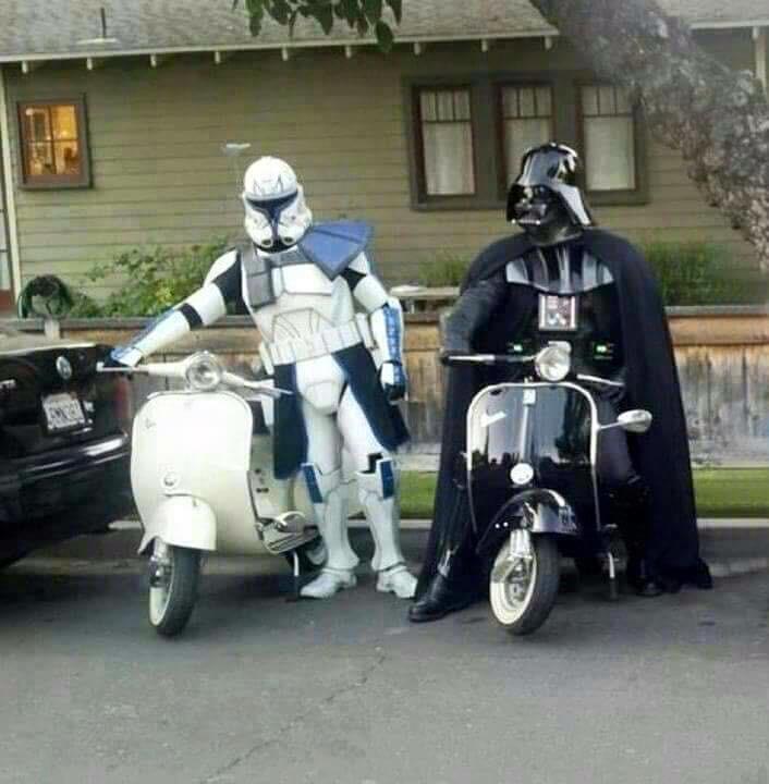 petersoulboy65's tweet photo. Great picture of 2 #vespa #darthvader #stormtrooper @starwars @Quadrophenia_uk http://t.co/wv5G1lV07s