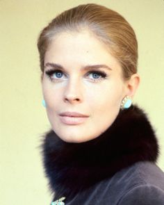 A happy FURRY BIRTHDAY to American actress and former fashion model Candice  Bergen.    