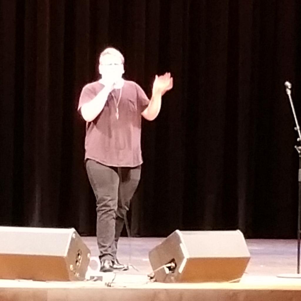 veryalora's tweet photo. @septiengroup artist @ElijahRichmond  performing Jealous at #ChalkThisWay in #Lewisville   Were it  💚 http://t.co/9y6uJBnNGd