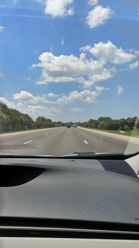 bhaynes8's tweet photo. On the road to Vaca!! Well deserved, much needed. #nocars #sandroads #island #gilligan @chaynes88 http://t.co/lVgk7cz5ka