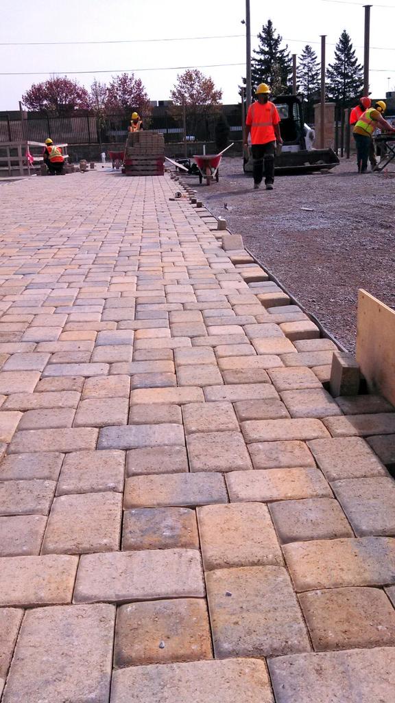 #lakeridgebrigade putting in some much appreciated hard work today <a href="/lifetimefitness/">LifeTime1</a>, Ajax