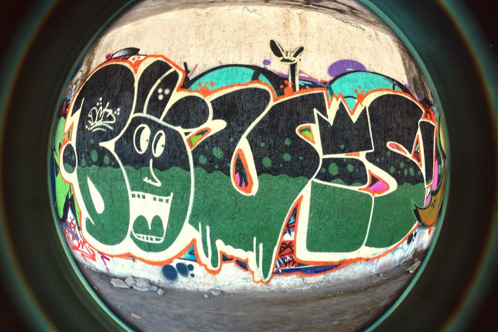 AlejanroRuiz's tweet photo. #salamanca 😂 #guanajuato donde la vida no vale nada 🚬 graff under http://t.co/8jr2vKV3FS