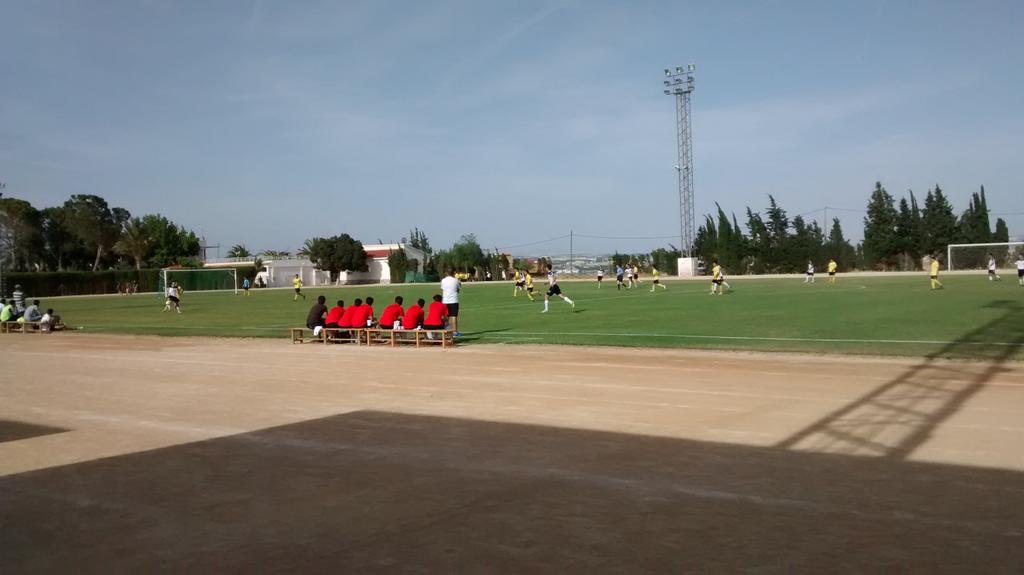 CeutiAtletico's tweet photo. Ya juegan los nuestros. Llevamos 10 minutos del partido contra el @EFSANMIGUEL2003. #Juveniles ¡Vamos equipo! http://t.co/2Dbg8p5Ytf