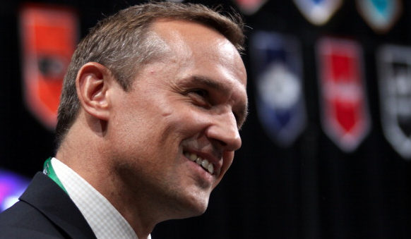 Wishing a happy birthday to GM Steve Yzerman! Let\s celebrate with a win tonight. 