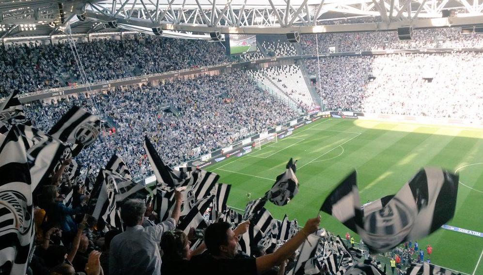 L'atmosfera è perfetta!! 
<a href="/juventusfc/">JuventusFC</a>