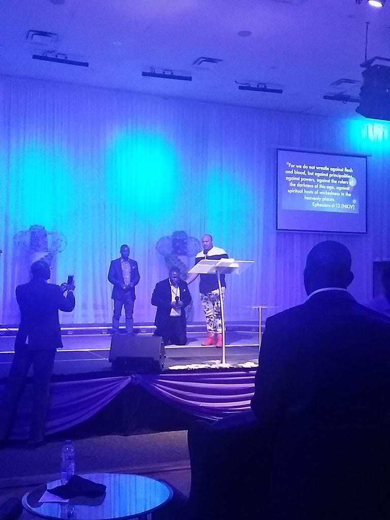 LindaGough8's tweet photo. @onteriogreen speaking blessing over my father @RevDartey @ReginaDartey @TLC_Ottawa @JH_TLCOttawa #PrimeTime2015 http://t.co/UtlF7vq16y