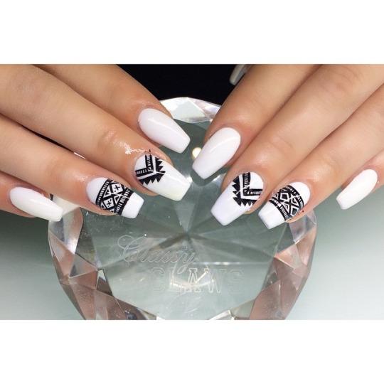 rockstartoes's tweet photo. Black and white classy tribal look with chevrons
#triabl #nailart #mani
http://t.co/SSz4A9FXED http://t.co/FdzENpH3ke
