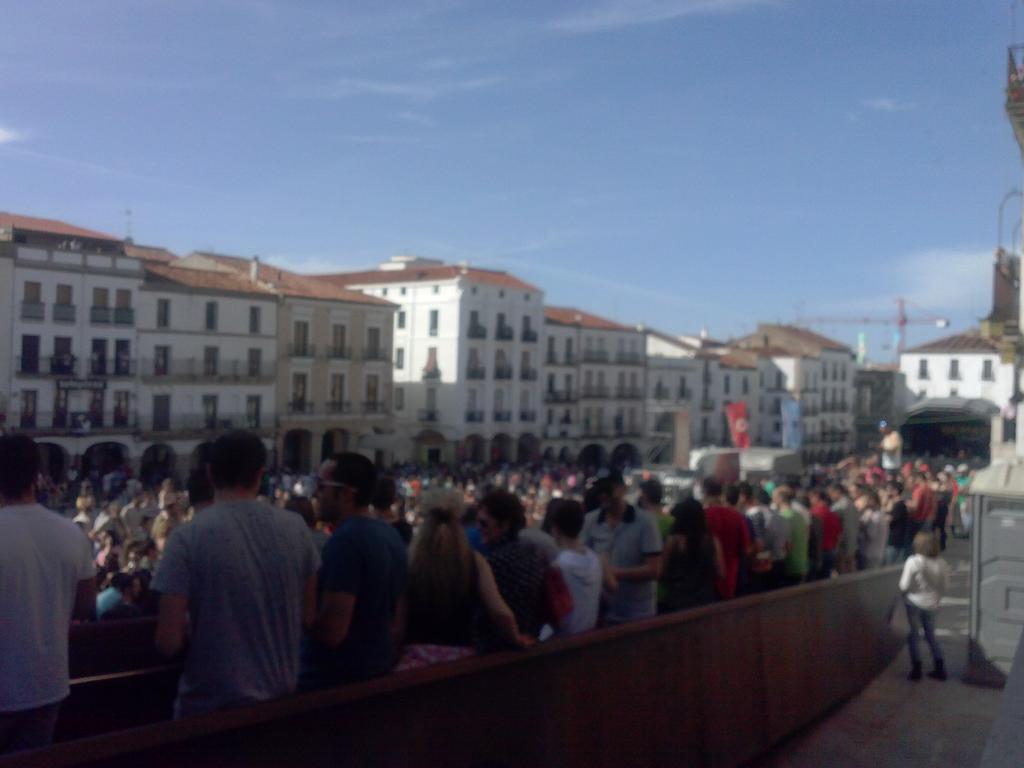 sandraa_m_c's tweet photo. Despues de tantos años volvemos al.womad!!!! Con @ConxaCC85 ,@jaime_sanchez86 ,@alvarogonzaguti ## caceres### http://t.co/n7HaSQomMJ