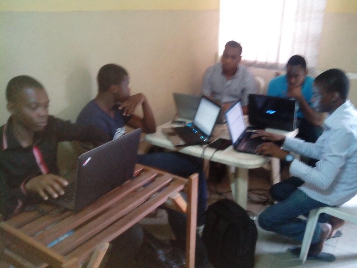 goSiscomedia's tweet image. Our App training class siscomedia.com.ng/apptraining began in earnest. This is day 2 pictures. #mobilewebsite #apptraining