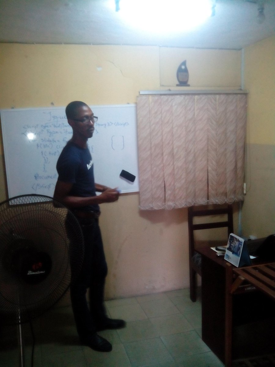 goSiscomedia's tweet image. Our App training class siscomedia.com.ng/apptraining began in earnest. This is day 2 pictures. #mobilewebsite #apptraining