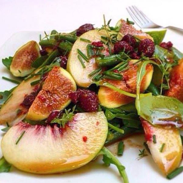 #Ensalada d #Higos #Melocotón #Rúcula  #Moras  on.fb.me/1AMCZAX #ElSentidodelGusto #Madrid