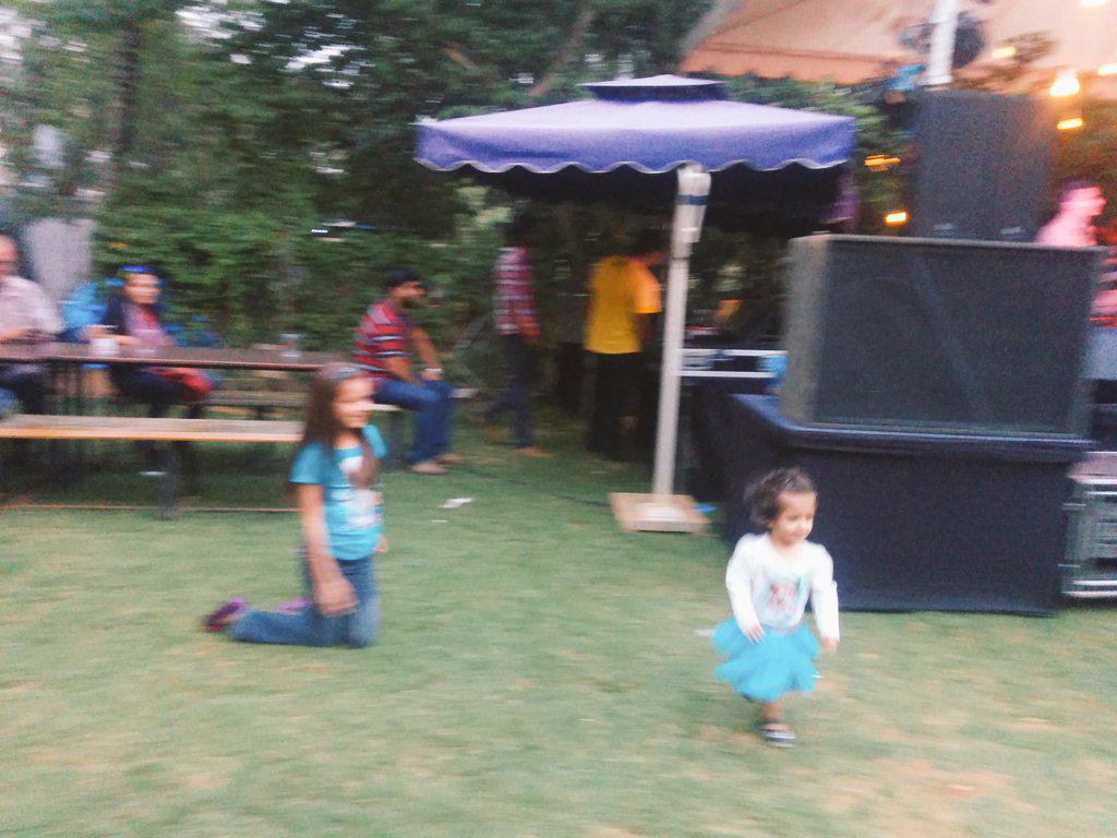 MomoeApp's tweet photo. The youngest #Blues #Fan at #OTTB2015 @CCBlore. How glad @MomoeApp is to be part of this #Fest http://t.co/q2xJ6NlzEB