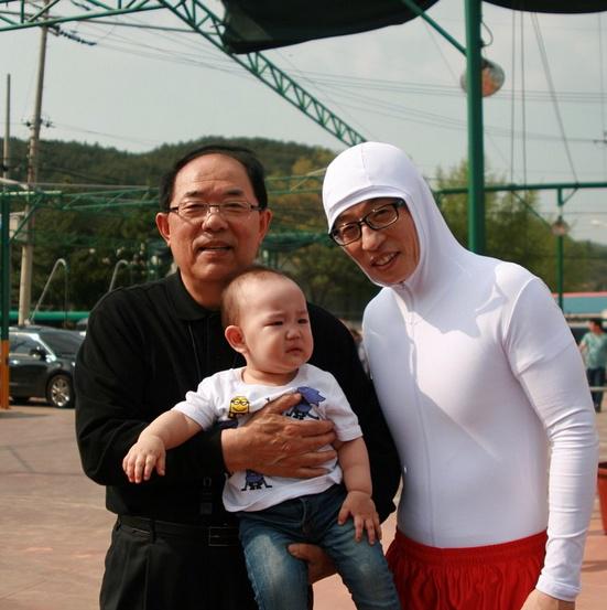 During Infinity Challenge filming~♡ 무한도전 유재석 
Cr malkomom IG