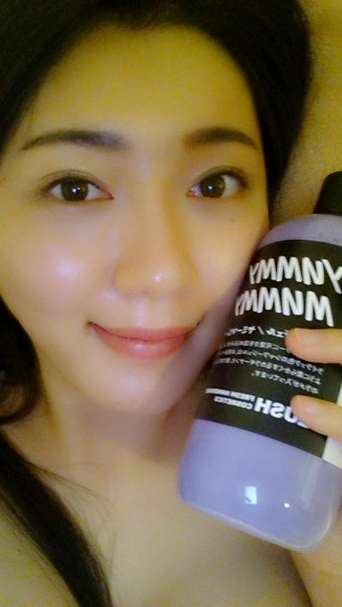今からお風呂🛀󾭠LUSHのシャワージェル󾭠ヤミーマミー🎵 http://t.co/jT8ZO8CC7Z