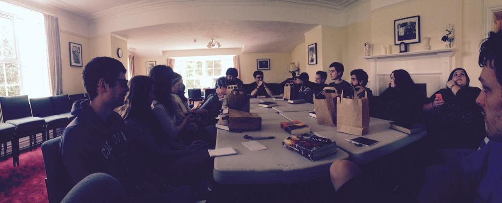 'Weekend Away' #UCCA15 yn <a href="/Brynygroes1/">Bryn-y-groes</a> yn barod i gychwyn gyda @jderekrees yn arwain ni trwy Galatiaid