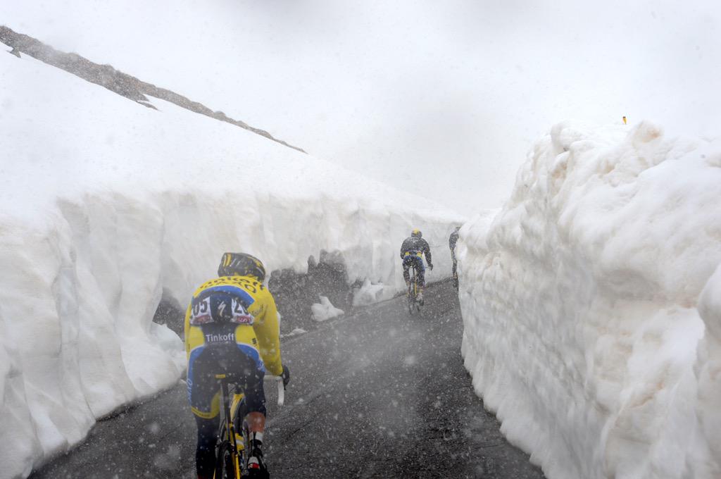 rowan_kemp's tweet photo. ❤️#giroditalia starting 2night. crazy hard, leaves le tour 4 dead. Photo 2014 stage 16. @matthewmoffitt @jarricks http://t.co/IPAwWrndnO