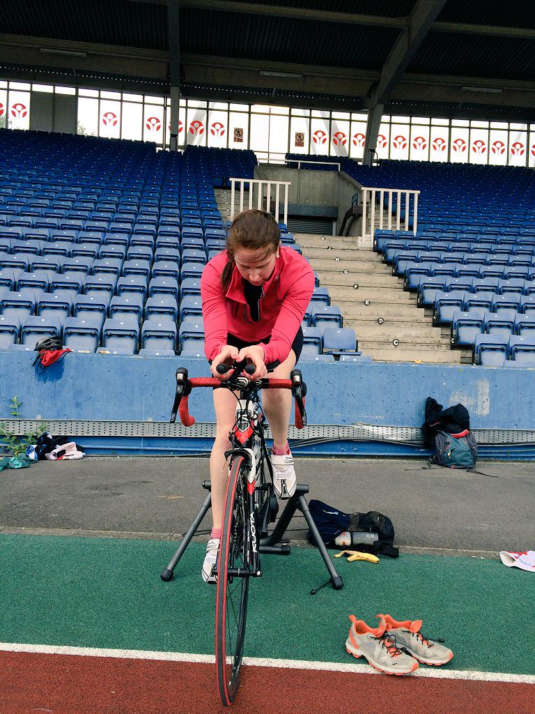 The pink ladies <a href="/VictoriaFros/">Victoria Fros</a> <a href="/Z_maddison/">Zoe Maddison</a> rocking the <a href="/2XU_UK/">2XU UK</a> gear #triathlonfashion