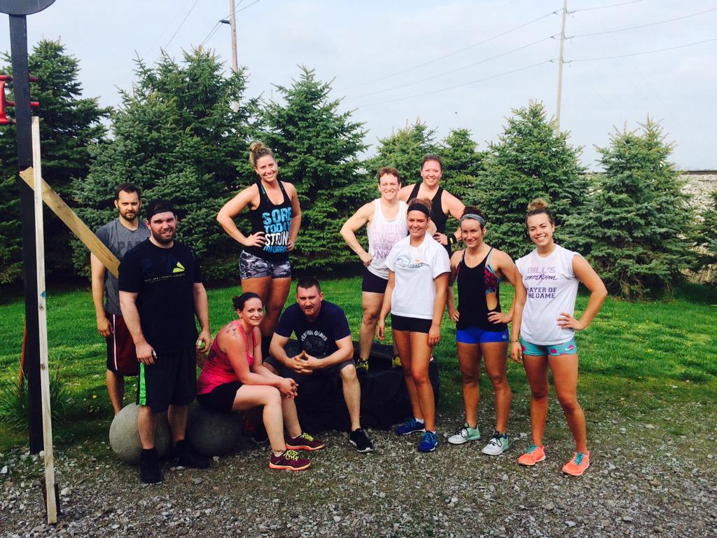 mainlinefitness's tweet image. Rx class getting work done! #snatchcomplex #Taters #thrusters #burpees #partnerwod