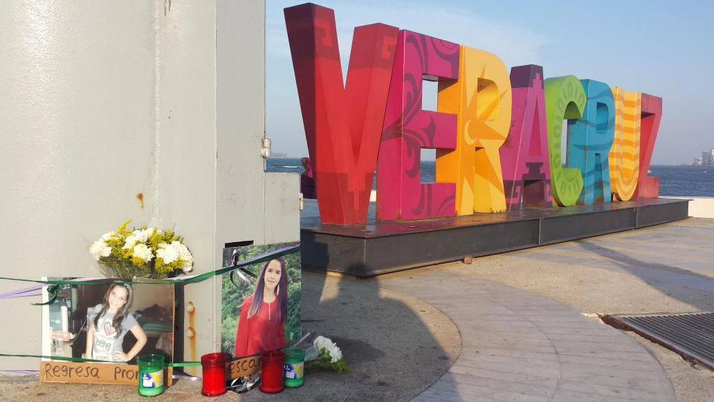 ntzc's tweet photo. Indigna en #Veracruz asesinato de Columba Campillo http://t.co/e2BlenJk0z #MeDuelesVeracruz @julioastillero @adiazpi http://t.co/4P5l9cYQKG