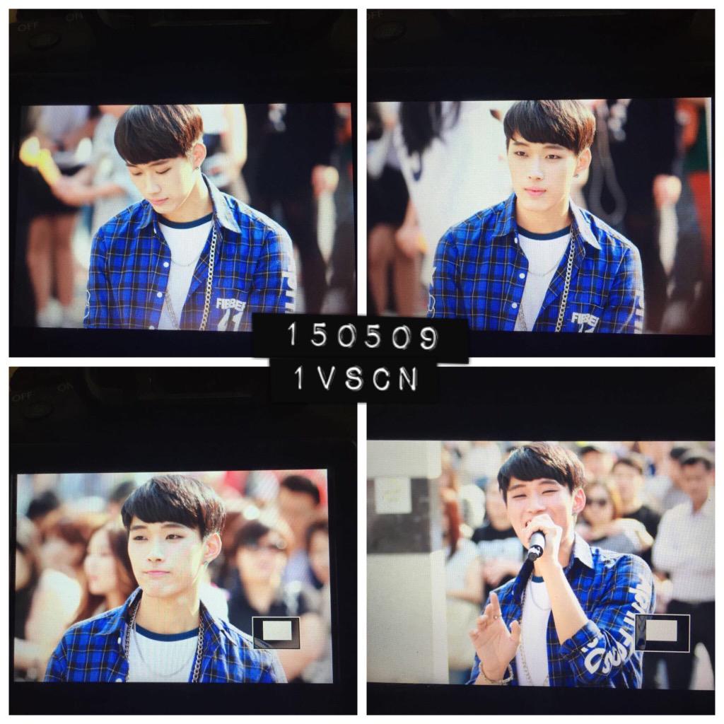 1vscn's tweet photo. Preview 150509 신촌 게릴라 콘서트 #원보이시스 #OneVoices #J_Han #재한 #학엔터
조용하지만 난 비주얼입니다😎✌️ http://t.co/j2h0aGyH4i