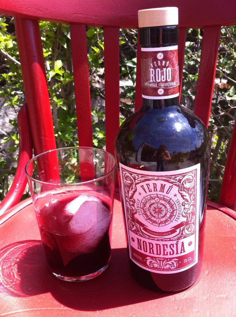 Probando el #vermut d <a href="/Nordesgin/">Nordesgin</a> #VermutTime #foodies #amigotes <a href="/ariasanna/">Ana Arias</a>