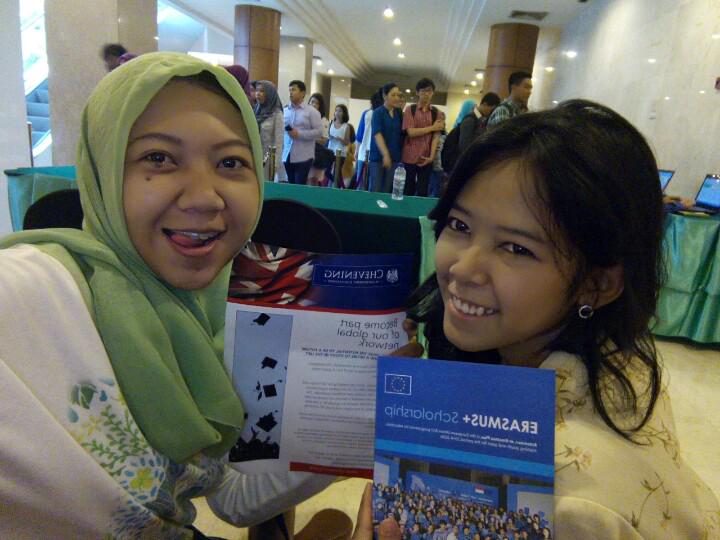 amiOdi's tweet photo. European union and Indonesia in grand sahid jaya hotel @uni_eropa #EUscholarshipsday http://t.co/fFqg0BqDXB