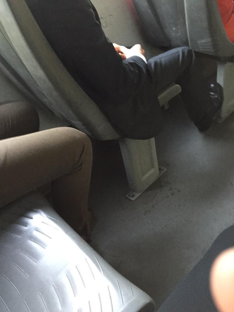 muxemx's tweet photo. #piernudos que me distraen en el #transportepublico #CDMX http://t.co/wjpDdN5Jd4