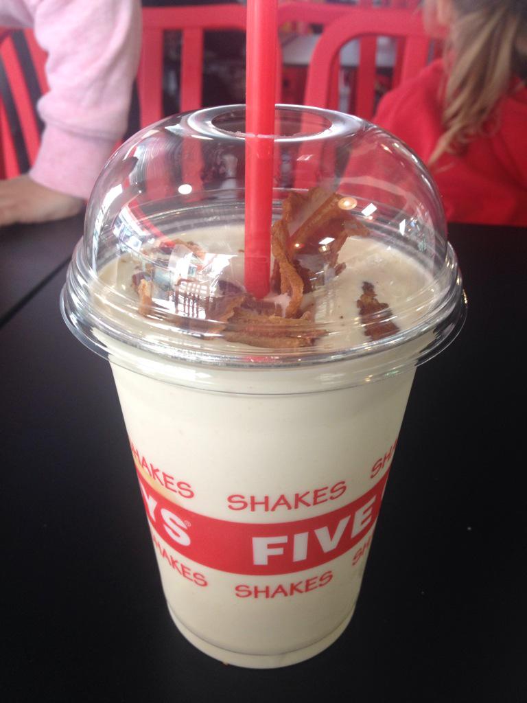 AberLerzo's tweet photo. @DevilClair @zoesdevil @Covblaze4eva @samijo4885 guess where I am?! #fiveguys #cardiff #baconmilkshake #foodporn http://t.co/7ETYJnpEPV