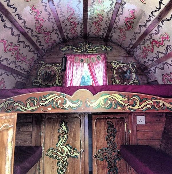 balalakecamping's tweet photo. Lovely paintwork inside Belle, our #gypsycaravan.  Fancy a #glamping break? - Look no further #chiccamping #Snowdonia http://t.co/pZeAgUB2j2