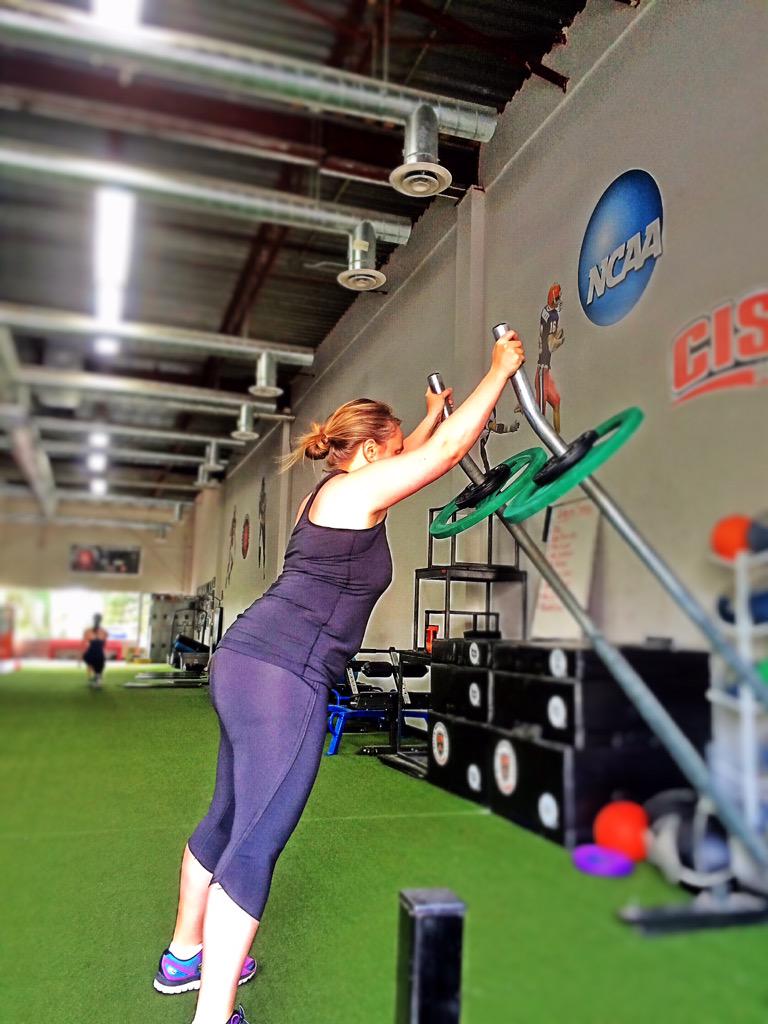EliteCoach16's tweet photo. Expect more of yourself....#TheEliteDifference

#Elite #Vitality #Ladies #Fitness #Strength #FitFam #FitForLife http://t.co/sTcqsV00uU