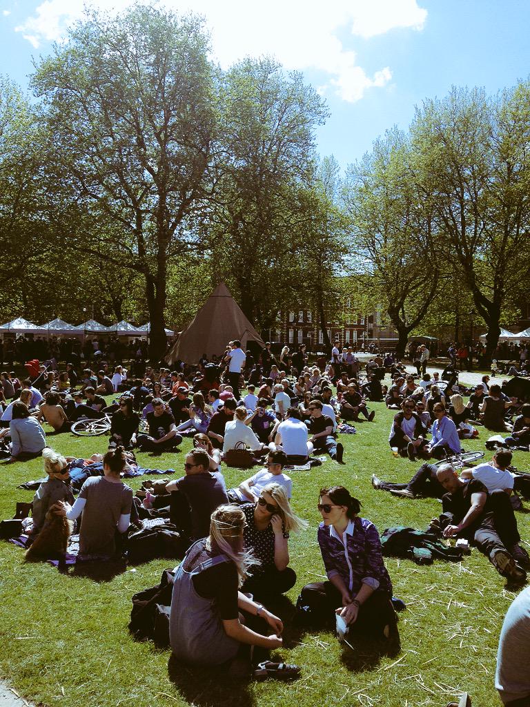eatdrinkbristol's tweet photo. Quality #bristol live music in the #sun with a nice glass of @thatchers_cider... Now you're talking! #tipitastic http://t.co/vZ87sbnQOR