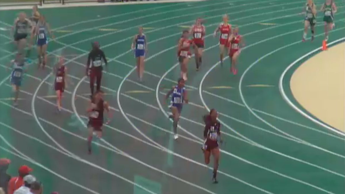 TXMileSplit's tweet photo. Desoto Canterbury takes the 2A girls 4x100m in 52.07 #TAPPSTFState http://t.co/Uy6H3NLhka