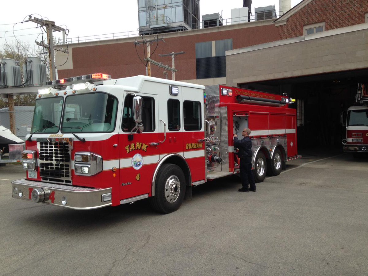 durhamfire2253's tweet photo. Hello Durham! The Extraordinary Gentlemen of C Shift are on duty today. Come see us at Quackfest with Tank 4! http://t.co/ZUq6tt6lSv