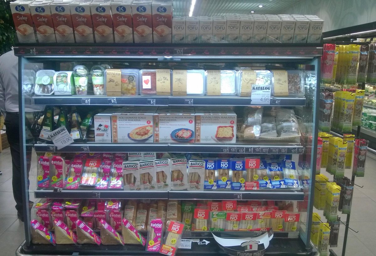 <a href="/PratikChefTR/">PratikChef</a> 'in yemek setleri şimdi <a href="/macrocenterTR/">Macrocenter</a> 'ın Akasya AVM, Kanyon AVM ve İstinyePark AVM mağazalarında...