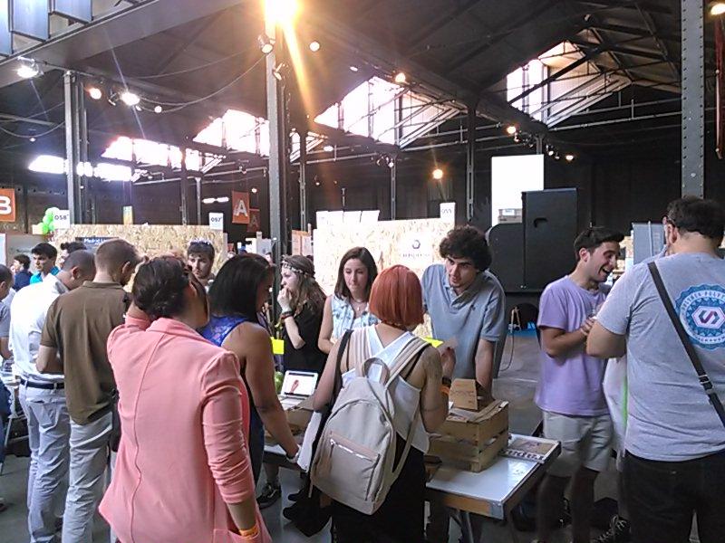 colabmarket's tweet photo. RT @teamlabs: “@sihambenn: #LEINN presente en #ZINCSHOWER dando a conocer sus proyectos @teamlabs @MondragonTA http://t.co/jwDKu6tGGN