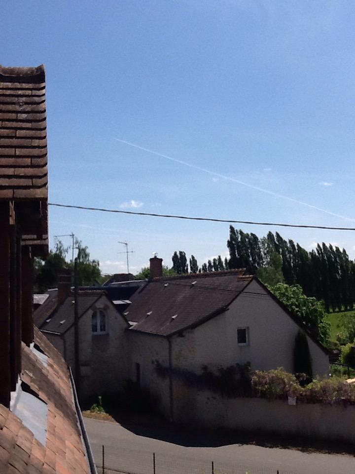 OpChemtrails's tweet photo. WHO GIVE THEM RIGHTS TO POLLUTE OUR AIR??? https://t.co/Q9j8TGESKX #OpChemtrails #ExposingClimateGate
