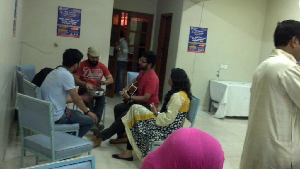 ammy_ammy07's tweet photo. jaming session @ArtsCouncilKar  #acpfrnds
#afterworkinghours #Iamkhiyouthfestival2015
#Artscouncilkhi
#iamkhiofficial http://t.co/LyiqsERxQi