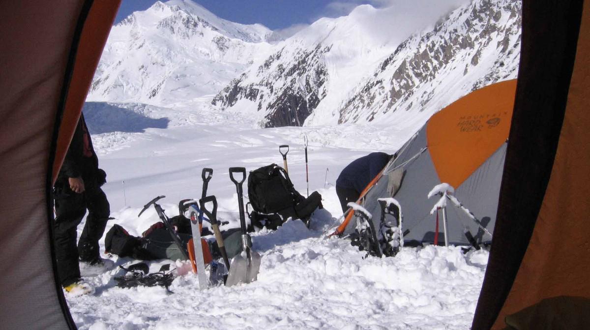 ExpDenali's tweet photo. Middlebury students enjoy an Earth Day showing of An American Ascent http://t.co/nxelV3zwGT http://t.co/QJlzuFO7gD