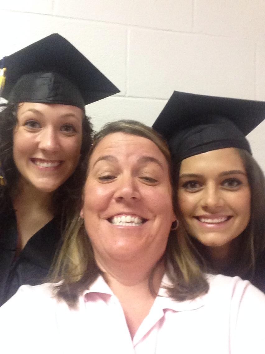 Look who i found just hanging around! <a href="/Mandy_Pantalons/">Amanda Duke</a> <a href="/dani_dedvukaj/">Daniela Dedvukaj</a> <a href="/shusaints/">SHU Athletics</a> #gradschoolgraduation