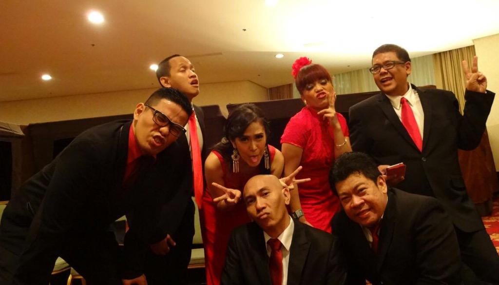 andre_dfriends's tweet photo. d'Friends Band versi Gong Xi Gong Xi 😄😜 http://t.co/MAo3chn1lY