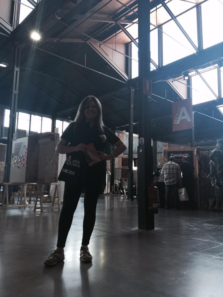colabmarket's tweet photo. RT @belenelisadiaz: @belenelisadiaz presenta @espanacreativa modelo de innovación y creatividad en red #ZINCSHOWER http://t.co/joiknu6fC1
