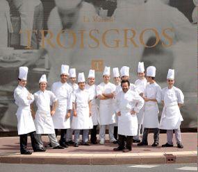 LesBardons's tweet image. What are you up to this #Summer? Explore #France #profonde in the #Loire region. Pssst.! Still some weeks available!