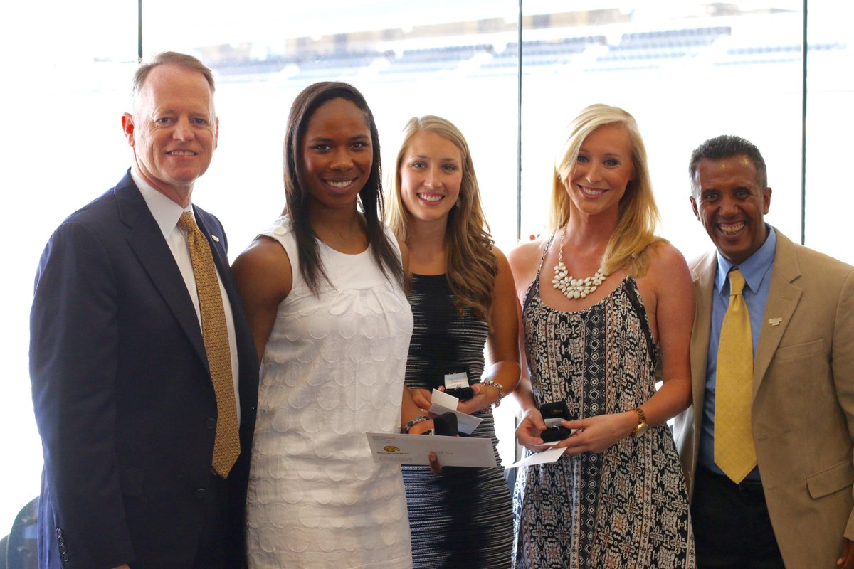 USMGoldenEagles's tweet photo. Congrats to our @SouthernMissSoc, @SouthernMissVB and @SouthernMissTF Student-Athletes who graduated yesterday! http://t.co/VLv7ITsBy9
