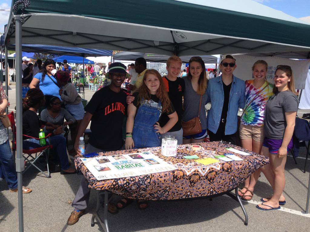 dowendo's tweet photo. Great to see @UHS_habitat at the @urbanamarket - #TigerPride http://t.co/Div4XVSDns