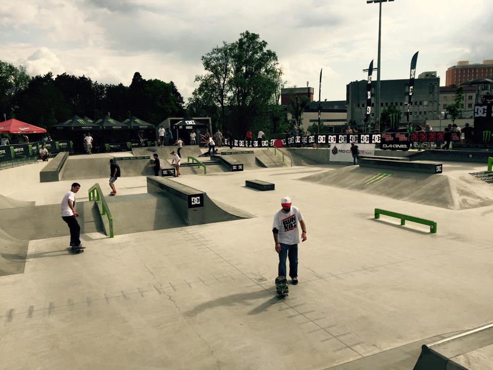 MonsterEnergySI's tweet photo. #FlowgrindContest Nova Gorica, danes kvalifikacije, jutri od 14. ure pa finale! http://t.co/5nrj86jyDa