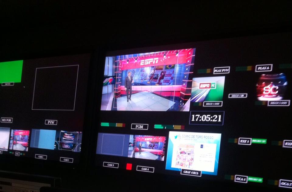 DiegoZorrero's tweet image. Grabando #F1Highlights de esta noche con @MartinUrruty. Los esperamos a las 21hs por ESPN y ESPN3.
