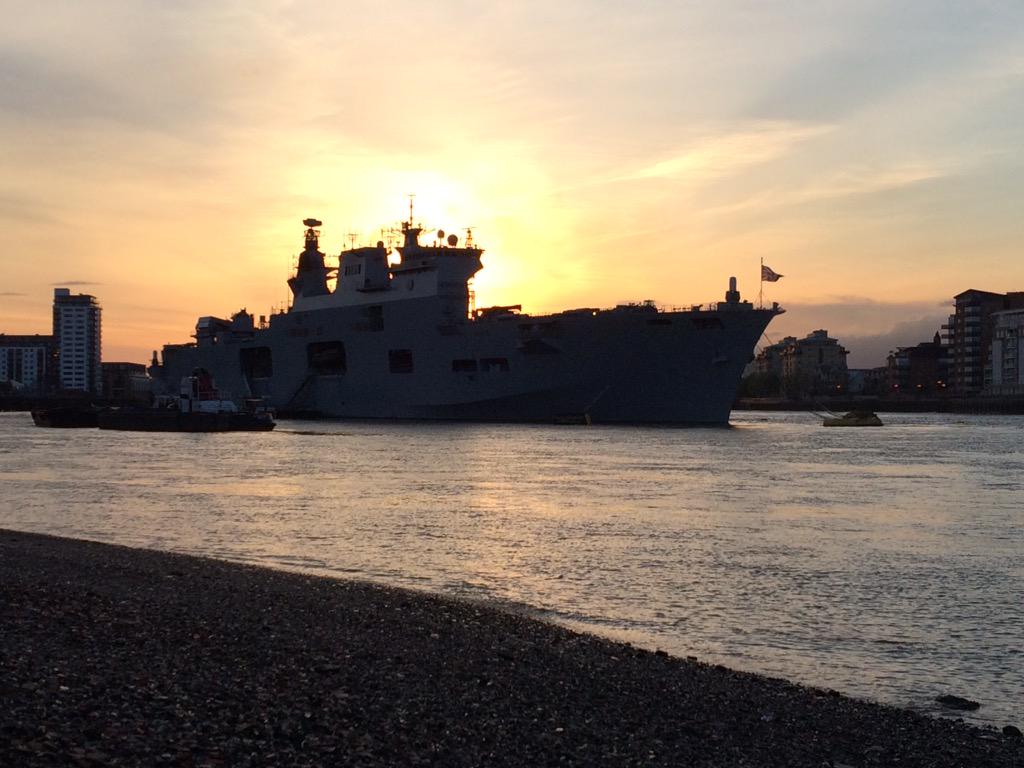 Dogweekender's tweet image. #hmsbulwark #greenwich #sunset #iphonephoto